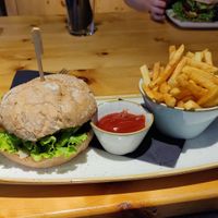  at Pims Burger in Obervintl