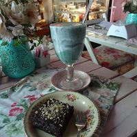 Raw vegan brownie and smoothie. at Deli de las Rosas in Colonia Del Sacramento