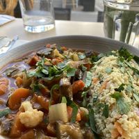 Plat chaud (Main dish) at apeti - Ségur in Paris