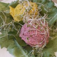 Bis of hummus (One with beetroot and one with curcuma) at apeti - Ségur in Paris