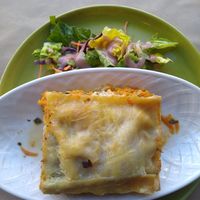 Lasagna and salad at apeti - Ségur in Paris