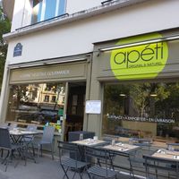 Gezellig buiten zitten at apeti - Ségur in Paris