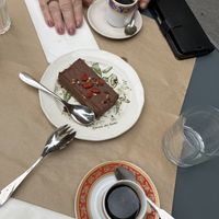 Torte and two veeery strong cafes  at apeti - Ségur in Paris