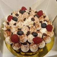 Pastís at Delightcious in Terrassa