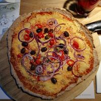 Pizza Diavolo at Mama Trattoria - Am Sandtorkai in Hamburg