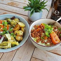 Bowl und Brokkoli Pasta at Esskalation in Bonn