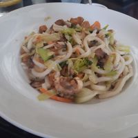 Udon noodles with tofu, veggies and peanut sauce at Lemongrass - Ribera in Valencia