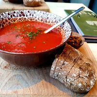 Tomato soup with bread and tapenade at Eeterij-spelerij Vierlinden in Goes