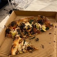 veggie pizza at Pitfire Pizza in Dubai