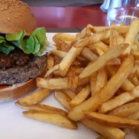 Maine course: burger at La Bouche'rit in Grenoble