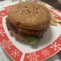 Hamburguesa de Setas Crunchy con aros de cebolla  at Yoyu in Tlalnepantla