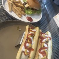 Hamburguesa de pastor y hot dogs.   at Yoyu in Tlalnepantla
