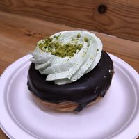 pistachio cronut  at Chök in Barcelona