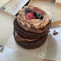Pastel de chocolate y frutos rojos  at Chök in Barcelona