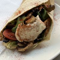 Went back & got the mushroom gyro w/hummus (pretty good but I found the tofu wrap more flavorful & more filling)  at Umami in Crete