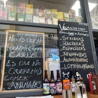 Good atmosphere !  at Veganitessen in Sevilla