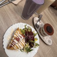 Tiramisu and smoothies   at Veganitessen in Sevilla