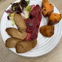 Seitan  at Veganitessen in Sevilla