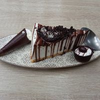 Mousse de chocolate, conito at Veganitessen in Sevilla