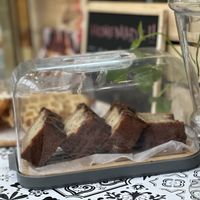 Cheeky cakes  at Veganitessen in Sevilla