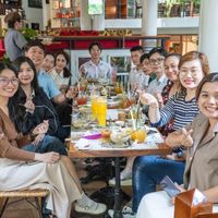 ZENHOUSE - KHÔNG GIAN YÊN TRỌN VẸN TIỆC LÀNH

Không gian lý tưởng tại Zenhouse là nơi giúp mọi người kết nối, chia sẻ niềm vui trong một bầu k at Zenhouse in Ho Chi Minh City