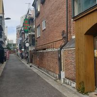 walk down this alley at glt gelato - ㅈㄹㄸ in Seoul