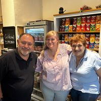 Inside with the owners at Ven Vegano in Barcelona