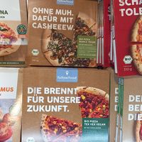 pizza at denn's Biomarkt in Weinheim
