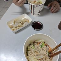 big bowls of dry noodles & veggie dumplings at Ā Tán Yí SùShí Miàn Diàn 阿潭姨素食麵店 in Hengchun