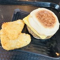 English muffin with hash browns  at Copper Branch - Stanley in Montreal