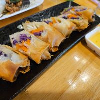 Deep fried spring rolls at Chaba Cafe Don Mueang ชบาจ๊อปู วัดดอนเมือง in Bangkok