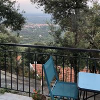 Uitzicht vanaf de veranda van de Art Room   at Studio Vert  in Laroque-des-alberes