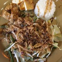 Grande assiette de superaliments (vegan) at Mamabali in Paris