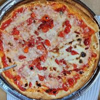 Vegan sundried tomato w/sweety drop peppers at Pictured Rocks Pizza in Munising