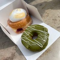 Beignet rhubarbe meringue, donut matcha (intérieur feuilleté) at Boneshaker Doughnuts in Paris
