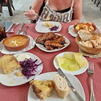 Highly recommend this lovely restaurant 💜⭐👍 at D'ucles in Cordoba