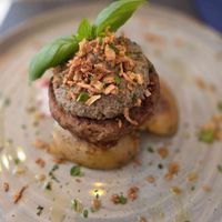 Avoid this burger that they call "a steak" at Dalmatino in Dubrovnik