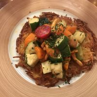 Kartoffelrösti mit gebratenem Gemüse at Mauganeschtle in Tubingen