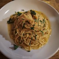 Aglio olio spaghetti at La Grotta Di Leo in Florence