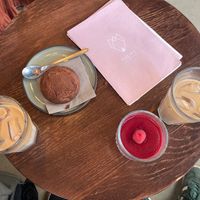 We had two iced lattes with oat milk and the mentioned vegan desserts. at Café Tulipe in Avignon
