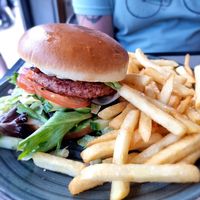 Burger at Iscafeen in Hvide Sande