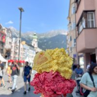 Raspberry and mangoo  at Tomaselli in Innsbruck