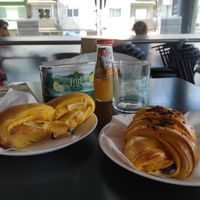 Merenda at Café Flávio in Braga