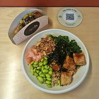 Vegan tofu taco and tofu bowl at Nosh in Melbourne