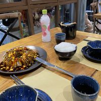 They served tea for free   at WángYǔYān Sù Fāng 王语嫣素坊 in Dali