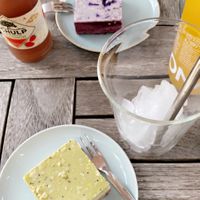 💜 Love the little cakes💜 at Sharp Sharp Everyday in Rotterdam