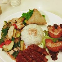 Assiette découverte  at Loving Hut in Paris