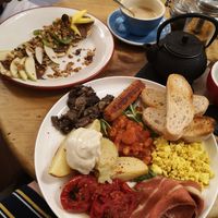 Vegan full English breakfast and pancakes with Nutella at El Petit Princep in Barcelona