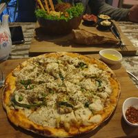 Vegan pizza at Little Windows in Pokhara
