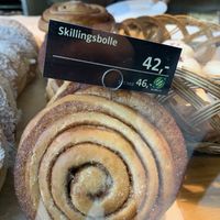 Cinnamon roll at Godt Brød in Stavanger